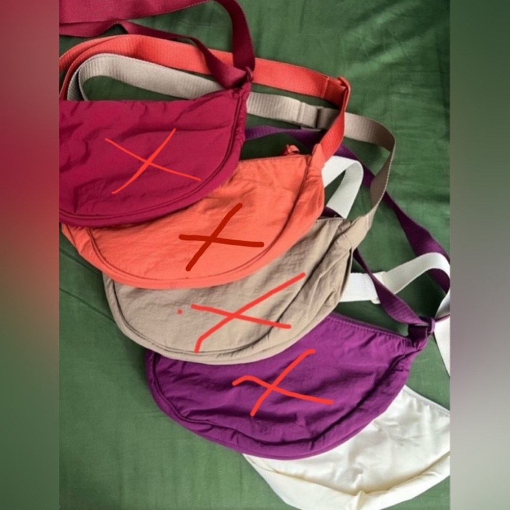 UNIQLO Round Mini Shoulder Bags